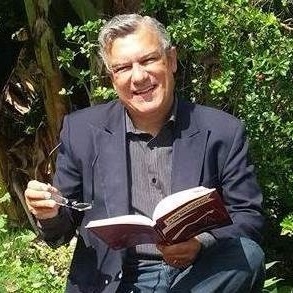 Adolfo Pereira - palestrante do portal Sala Mestra em Formação em Liderança e Fortalecimento de Espírito de Equipe