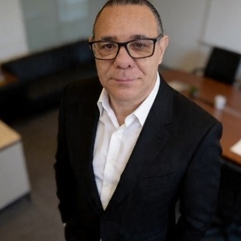 Edemilson Valencio - palestrante Sala Mestra em Liderança estratégica e desenvolvimento de equipes de alta performance